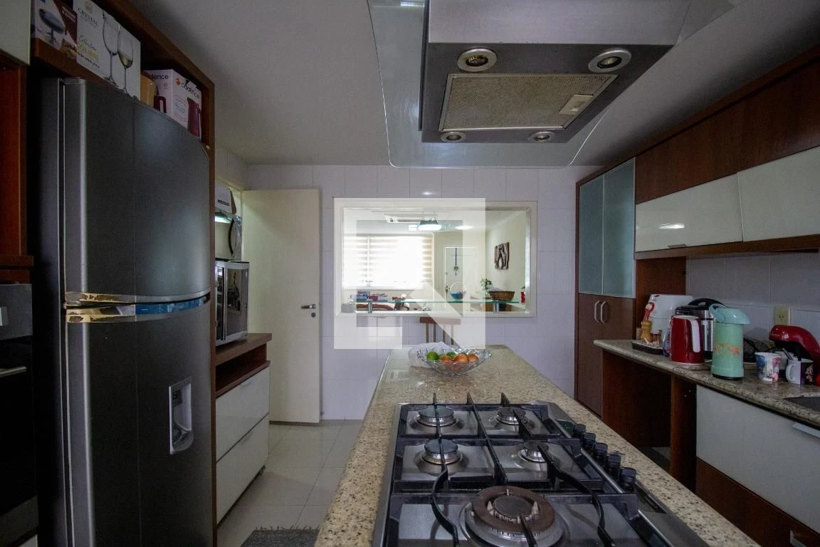 Furnished 3-bedroom house with 6 bathrooms and 3 parking — photo 24