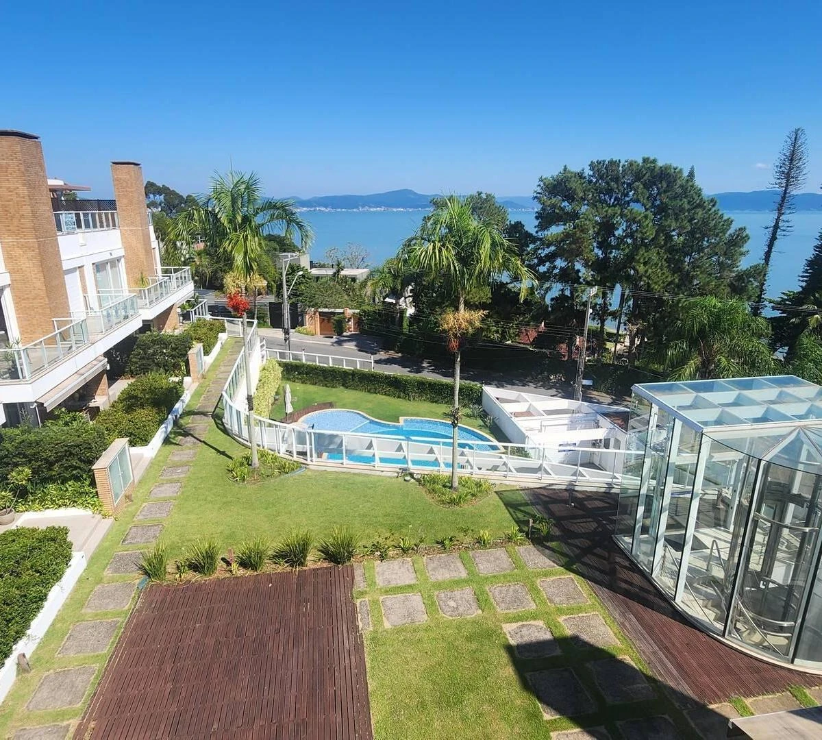 House, 235 m², with a water view — photo 12