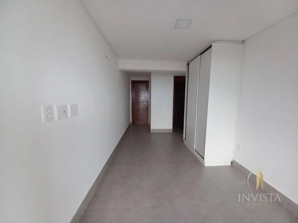 4 en-suite apartment with a balcony, 145 m² — photo 14