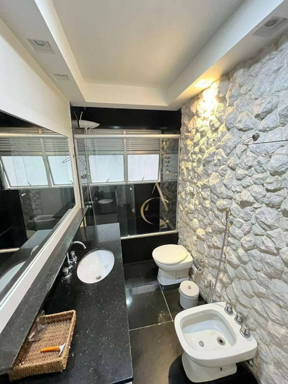Rental apartment with 5 bedrooms and 4 bathrooms — photo 13