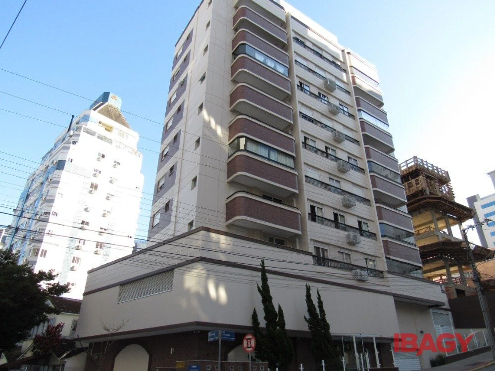 Apartamento de 2 dormitorios con armarios empotrados — photo 3
