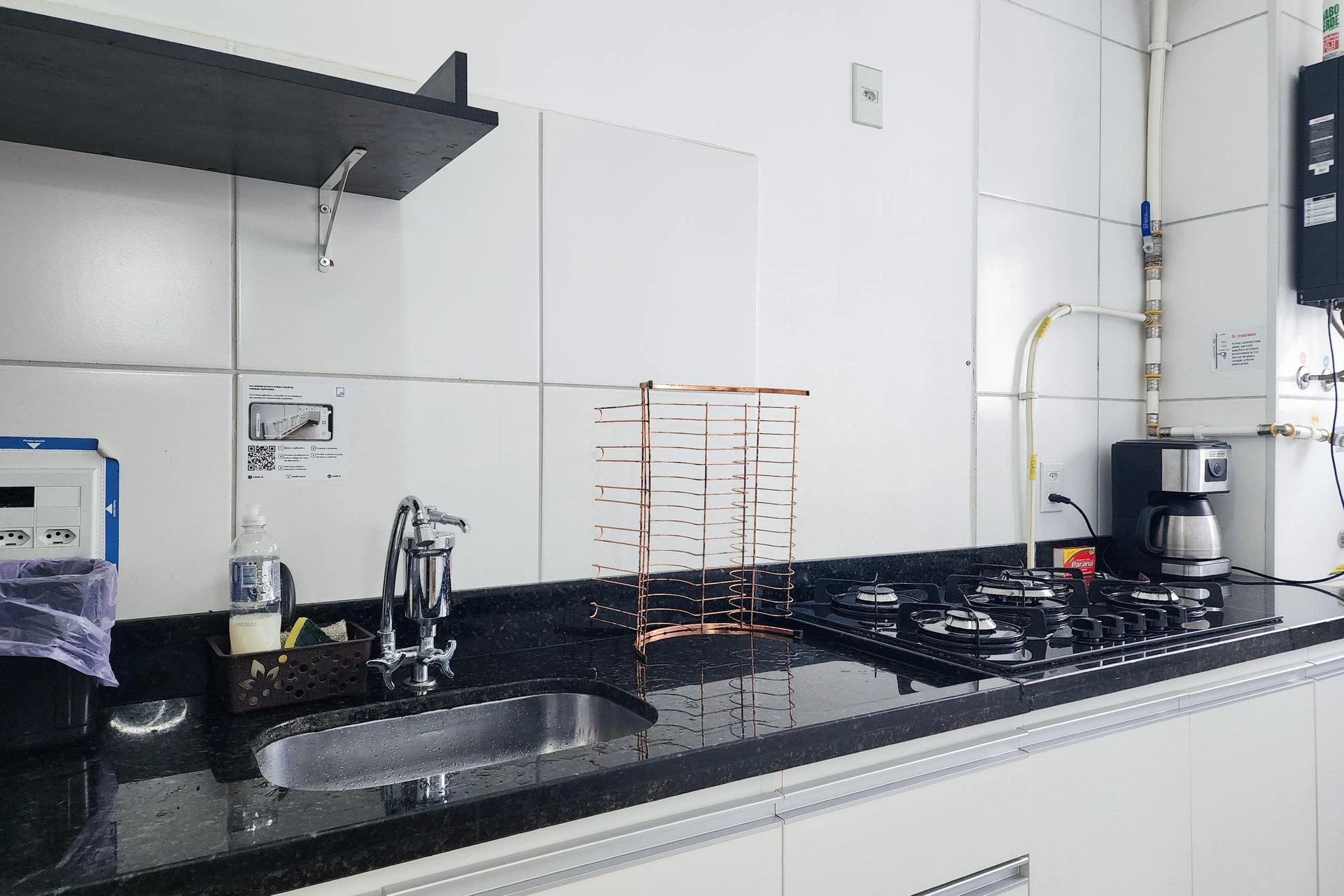 Apartamento mobiliado com cozinha integrada e varanda — photo 12