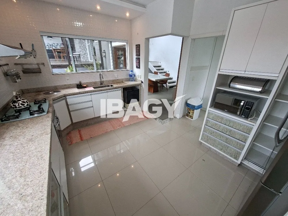 Меблированный дом с балконом и вcтроенным грилем — photo 18