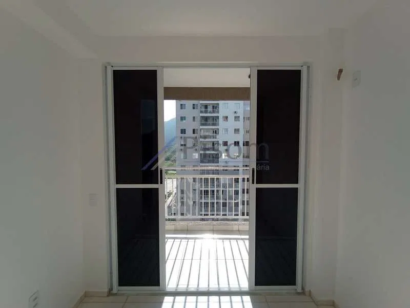 3-bedroom apartment with a glass-enclosed balcony — photo 3