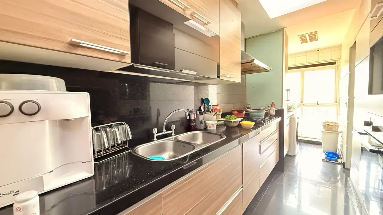 242 m² duplex penthouse with 4 bedrooms and 2 parking — photo 30