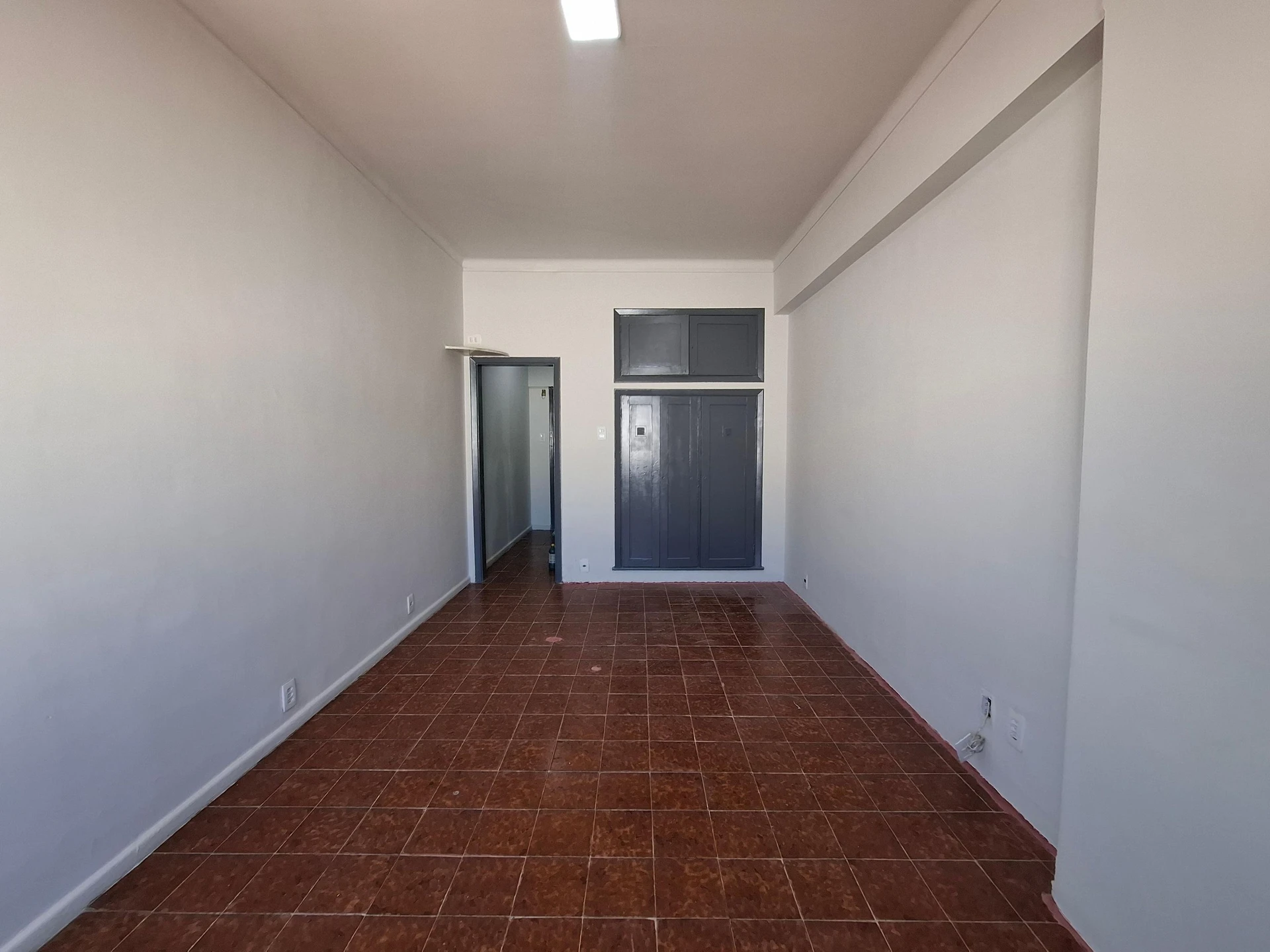 Apartamento sem mobília com 1 quarto e chuveiro elétrico — photo 11