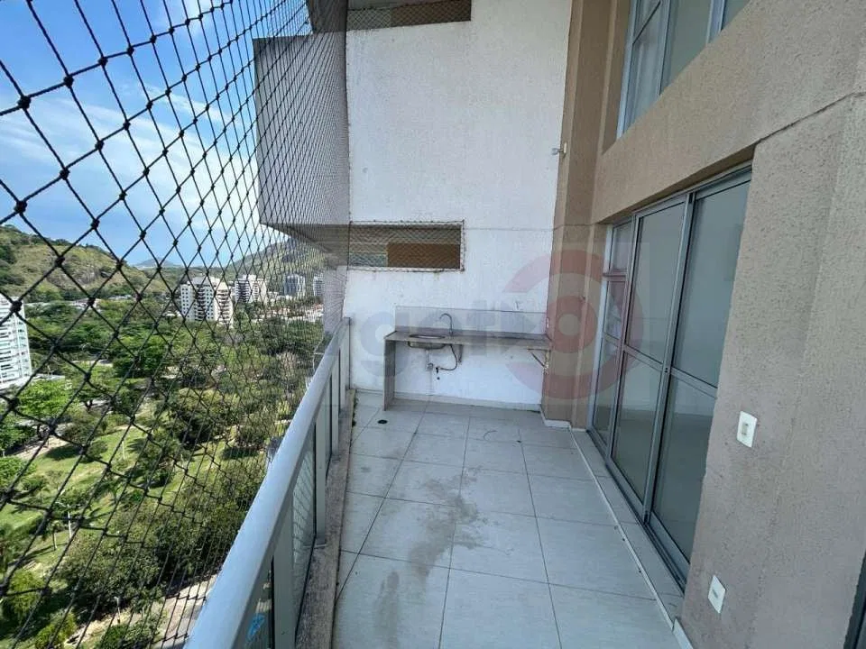 Apartamento de 3 quartos com janelas do piso ao teto — photo 12