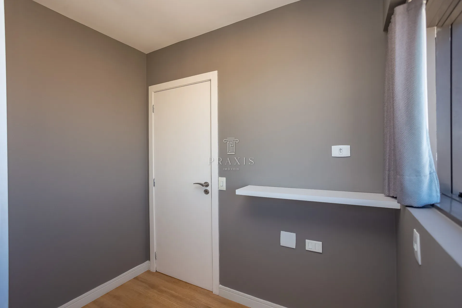 2-bedroom apartment with a home office — photo 35
