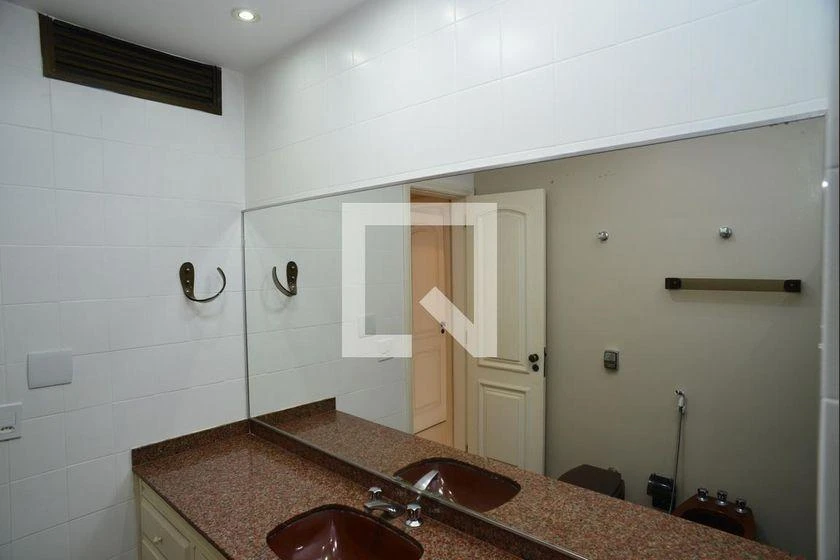 Apartamento para aluguel com 3 quartos e varanda de vidro — photo 29