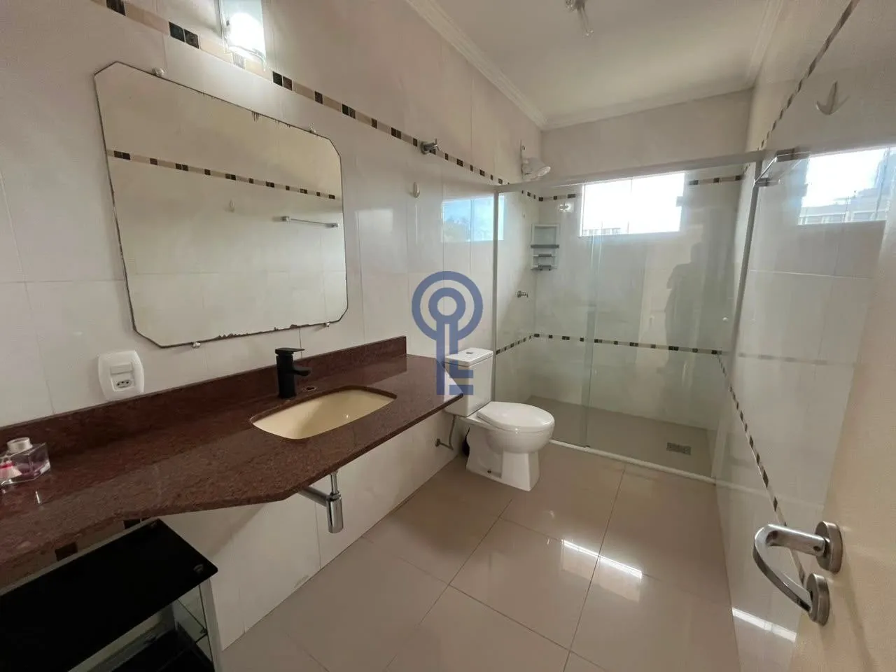 Furnished house, 200 m², with a walk-in closet — photo 20