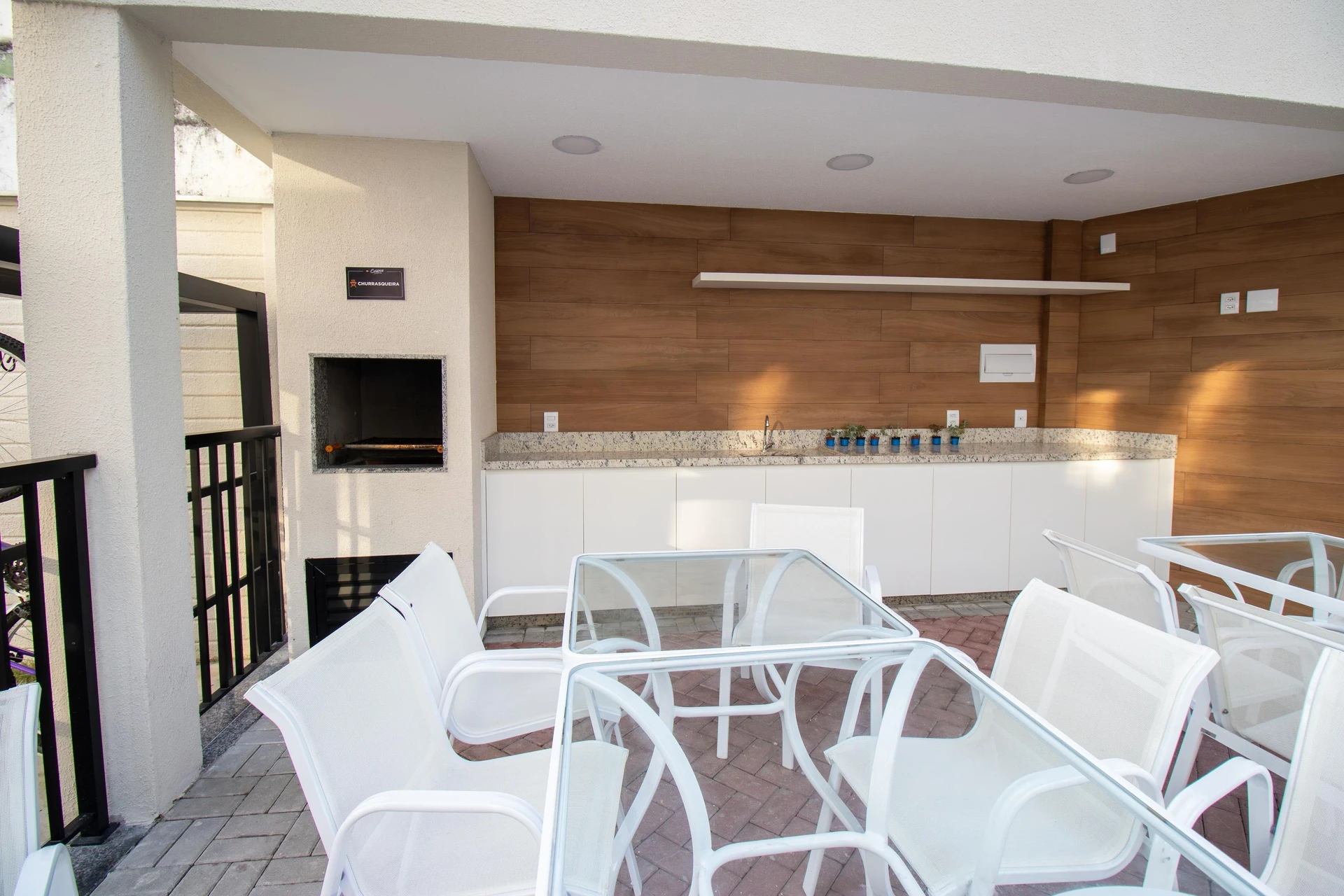 Rental apartment with 2 bedrooms, balcony and private garden — photo 10