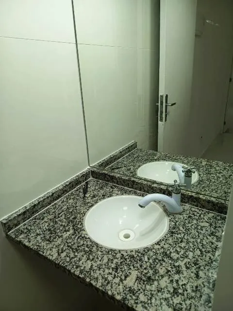 1-bedroom apartment with 1 parking space and 1 bath — photo 5