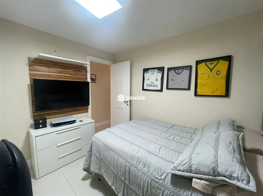 Furnished duplex penthouse with 4 bedrooms and 235 m² — photo 27