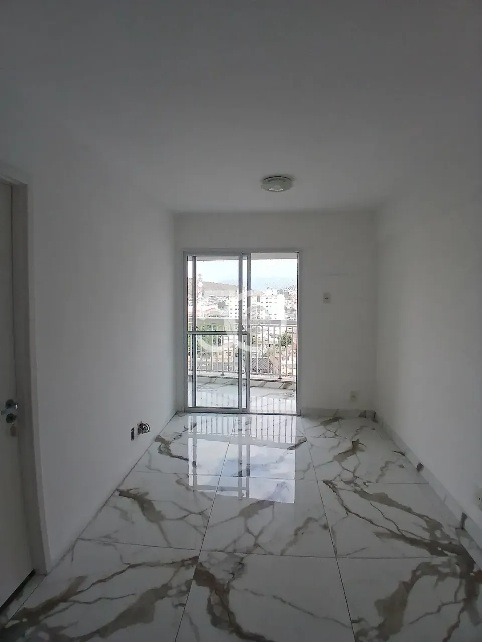 Apartamento de 2 dormitorios y 2 baños con balcón — photo 4