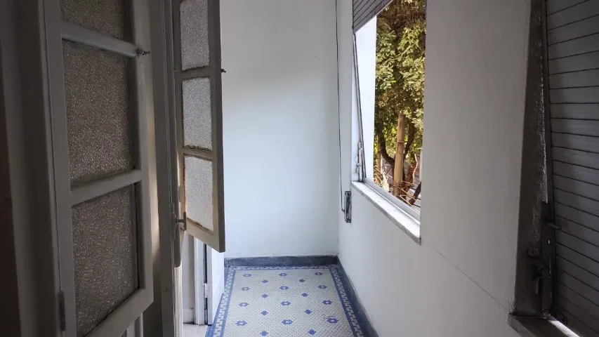 2-bedroom apartment with a separate kitchen and balcony — photo 8