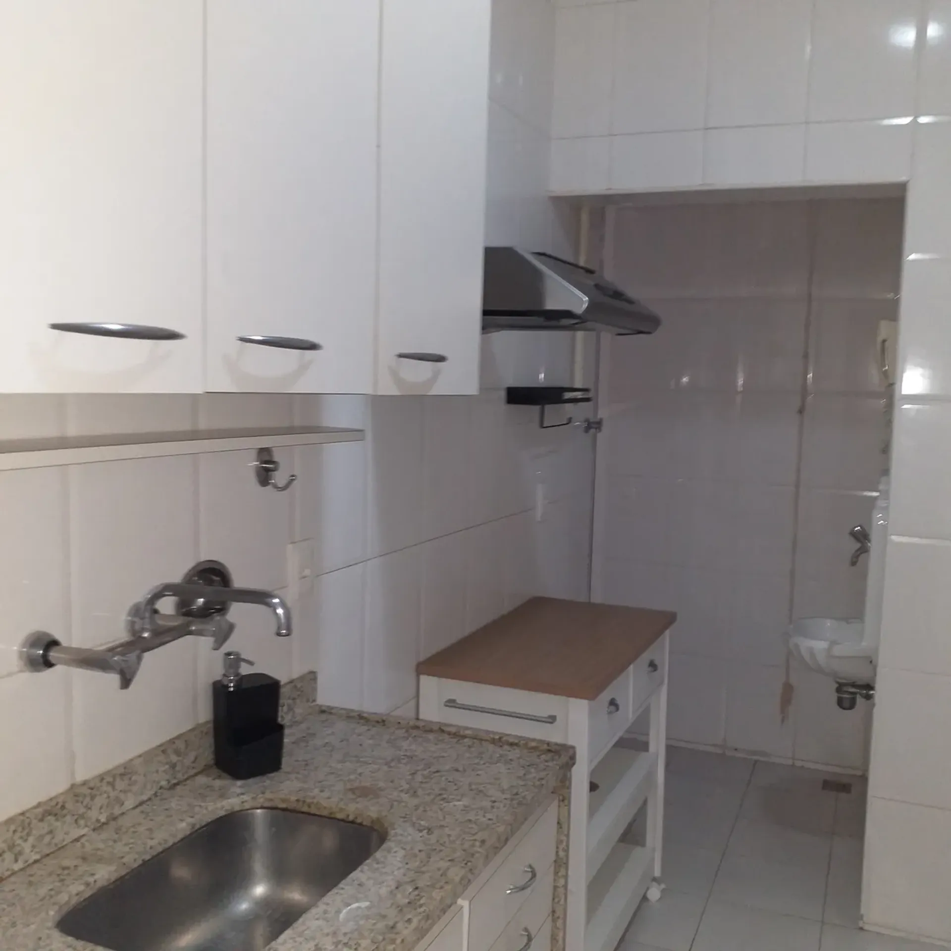2-bedroom apartment with 3 bathrooms and glass shower — photo 27