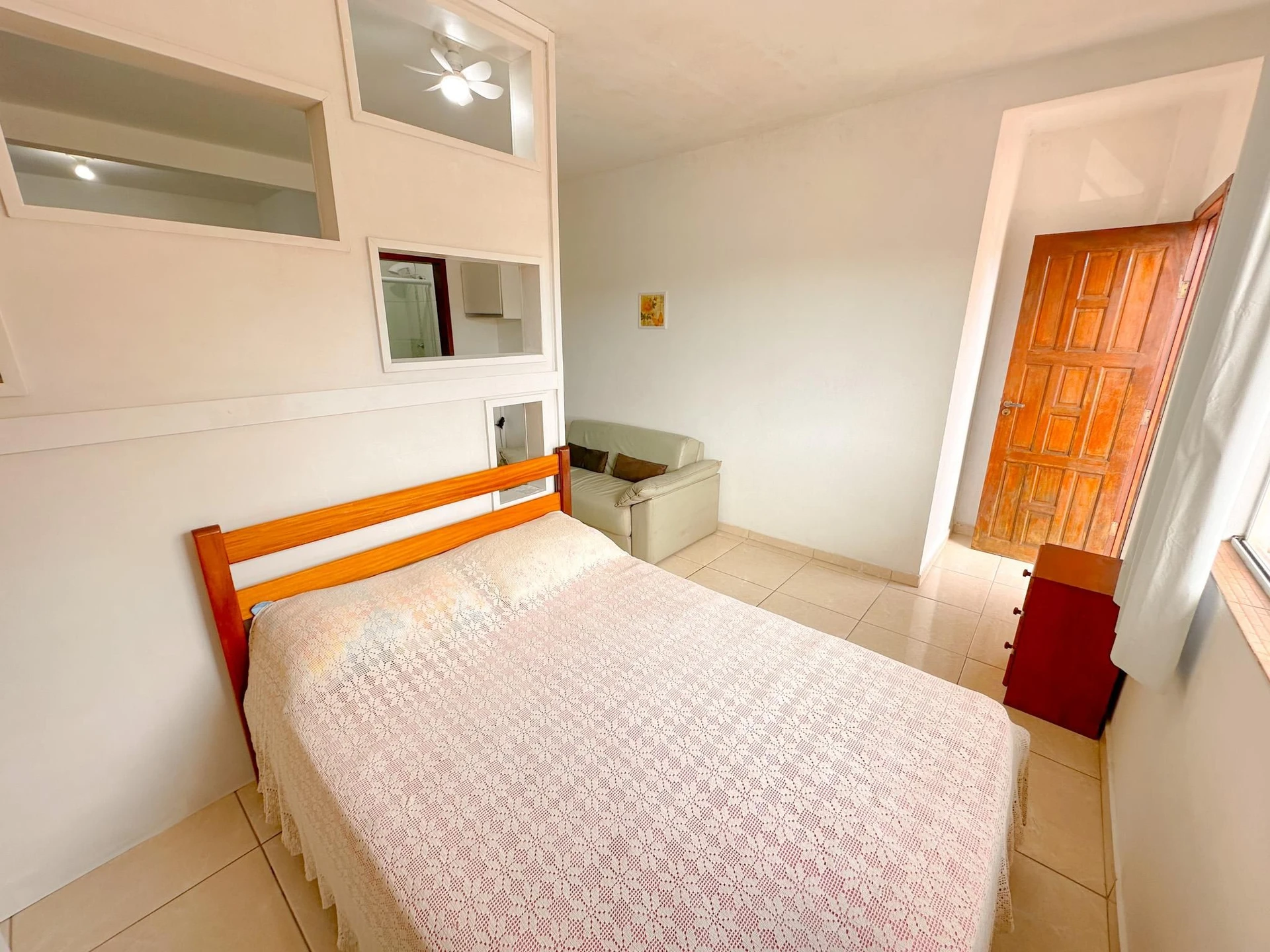 Apartamento amueblado de 1 dormitorio con balcón — photo 13