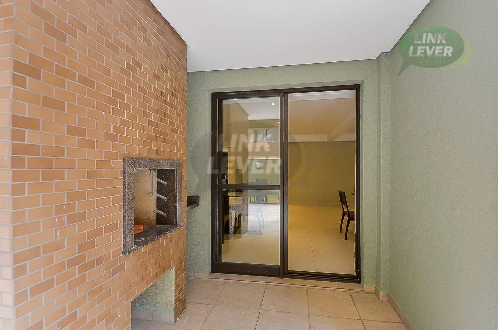 Balcony with a grill in a 3-bedroom apartment, 88 m² — photo 34