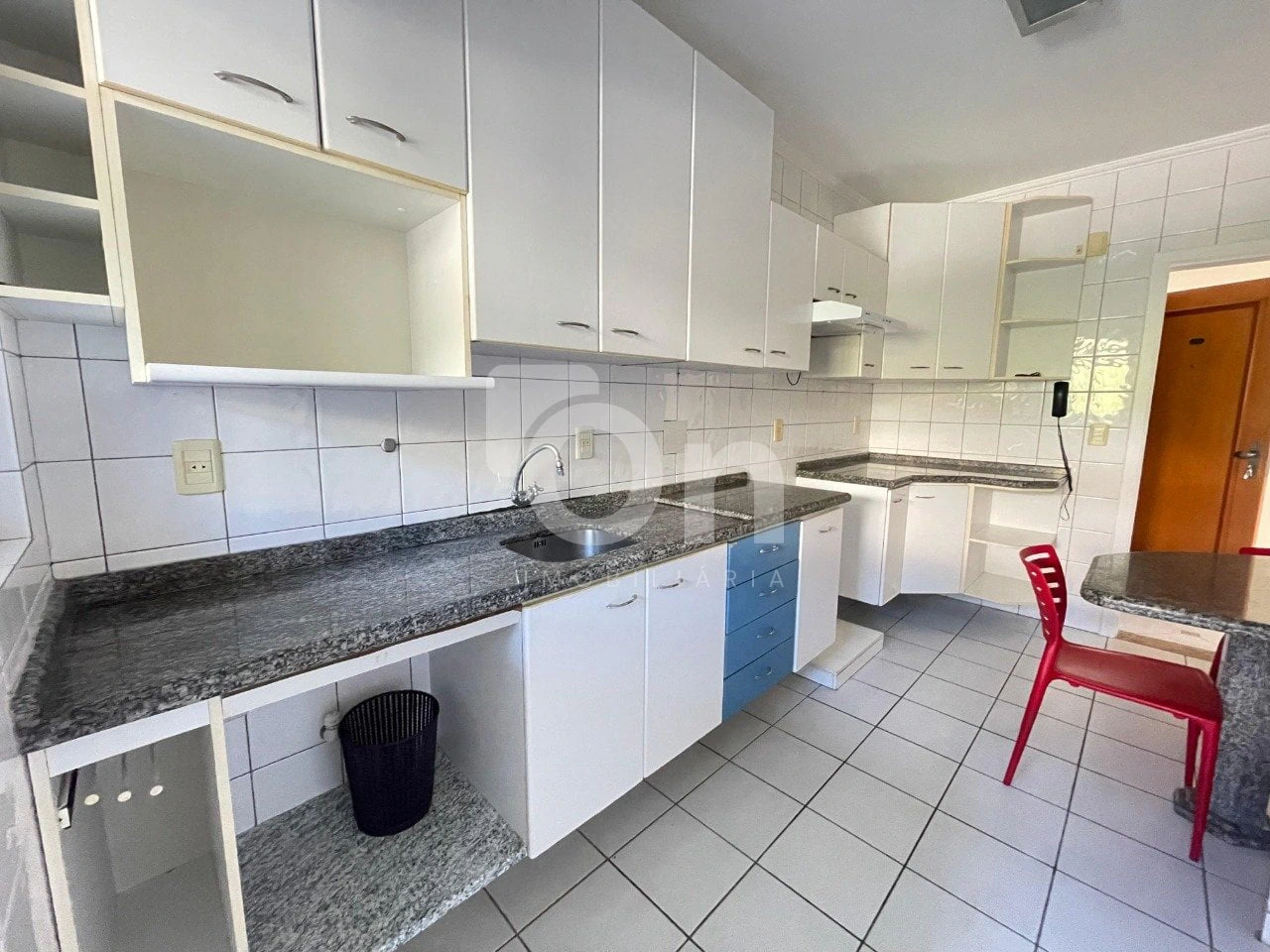 2-bedroom apartment with a home office in Florianópolis — photo 10