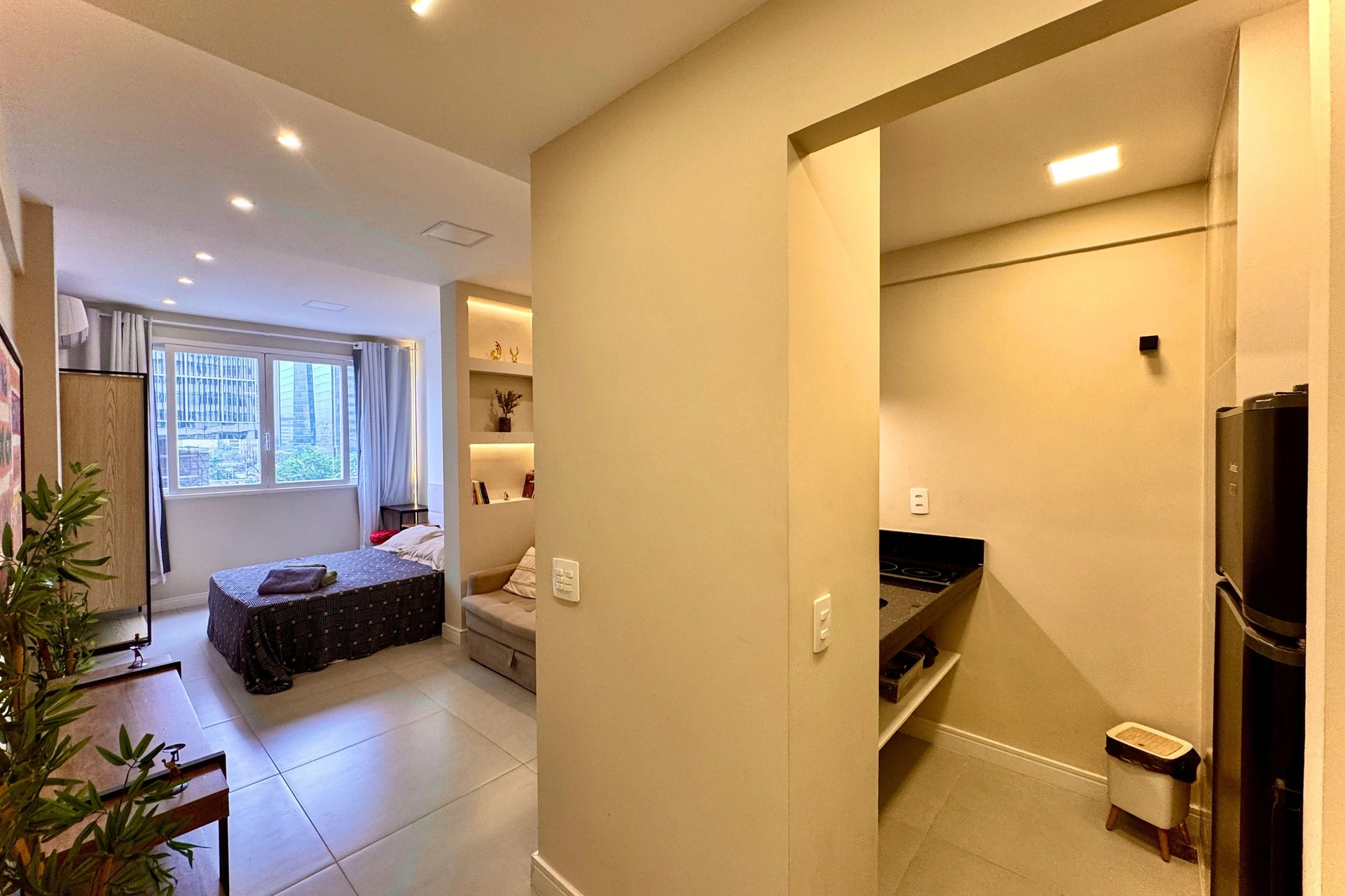 1 quarto e janelas do piso ao teto: apartamento de 30 m² — photo 4