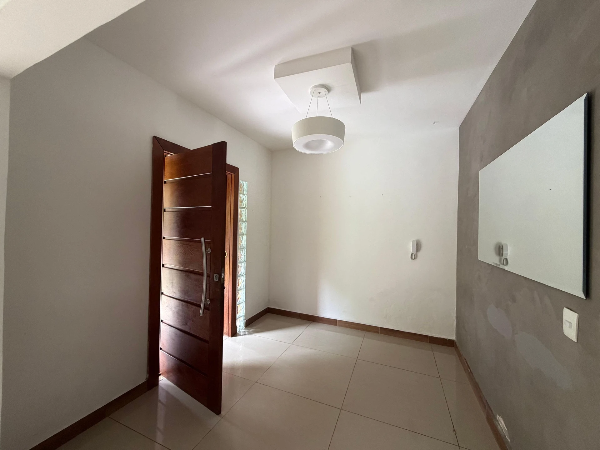 One-bedroom house with a washing machine — photo 24