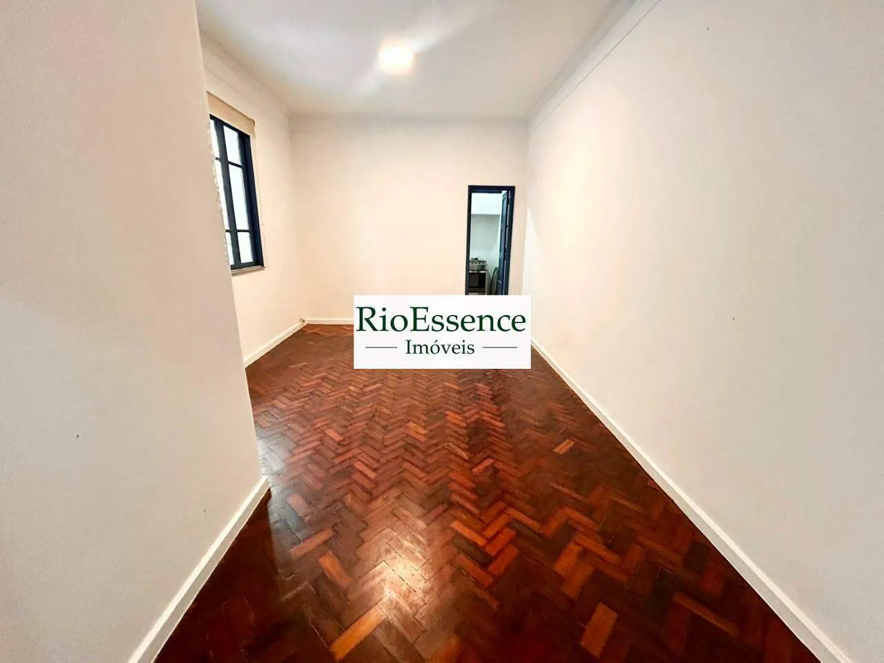 Unfurnished apartment with 2 bedrooms and 2 bathrooms — photo 9
