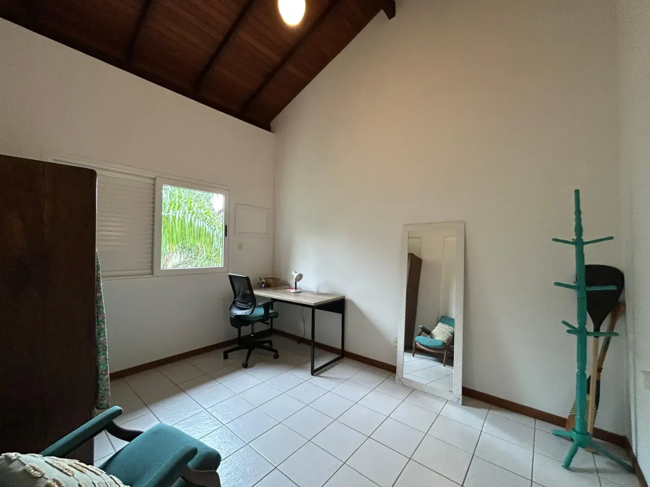 Bathtub in a 3-bedroom apartment, 114 m² — photo 12