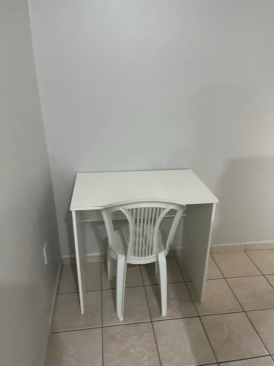 Furnished studio with balcony, bedroom and bathroom — photo 10