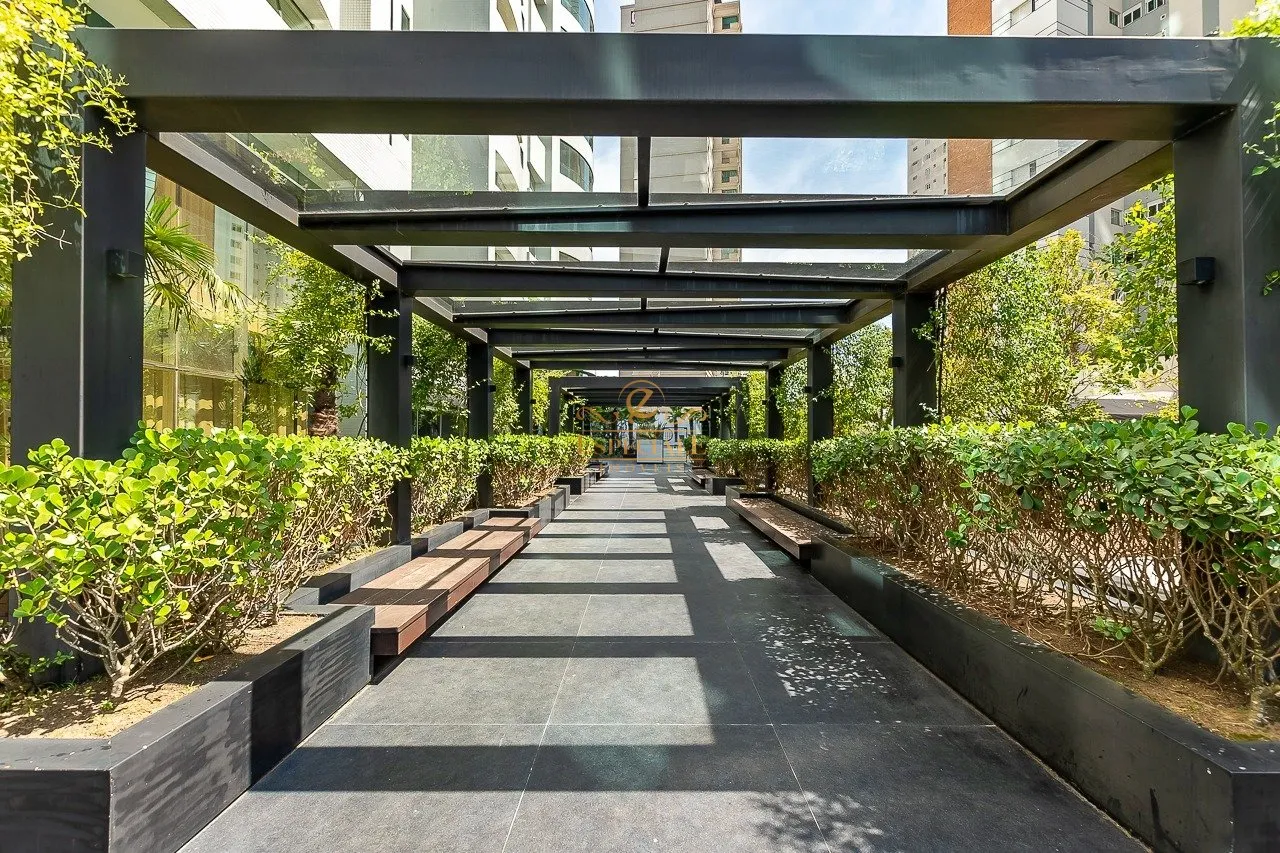 4-bedroom apartment with 2 suites, 331 m² — photo 46