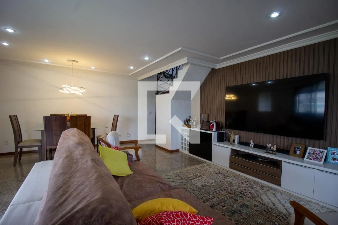 Furnished apartment with 3 en-suite bedrooms — photo 24