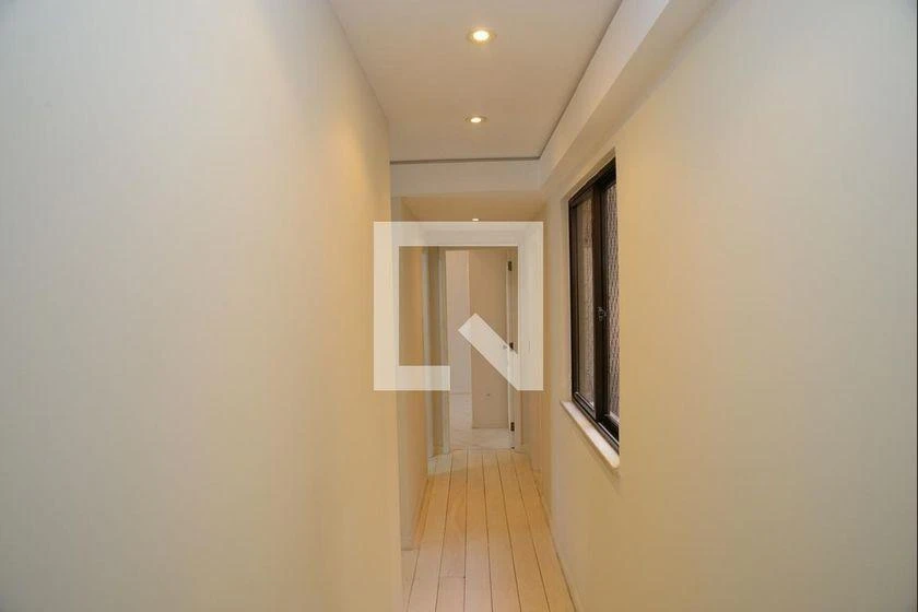 Apartamento para aluguel com 3 quartos e varanda de vidro — photo 40