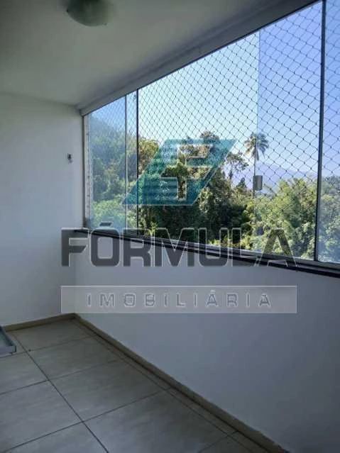 One-bedroom apartment in a building with a gym — photo 6