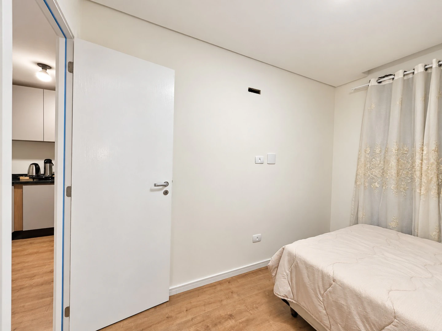 Furnished apartment in a building with a gym — photo 21