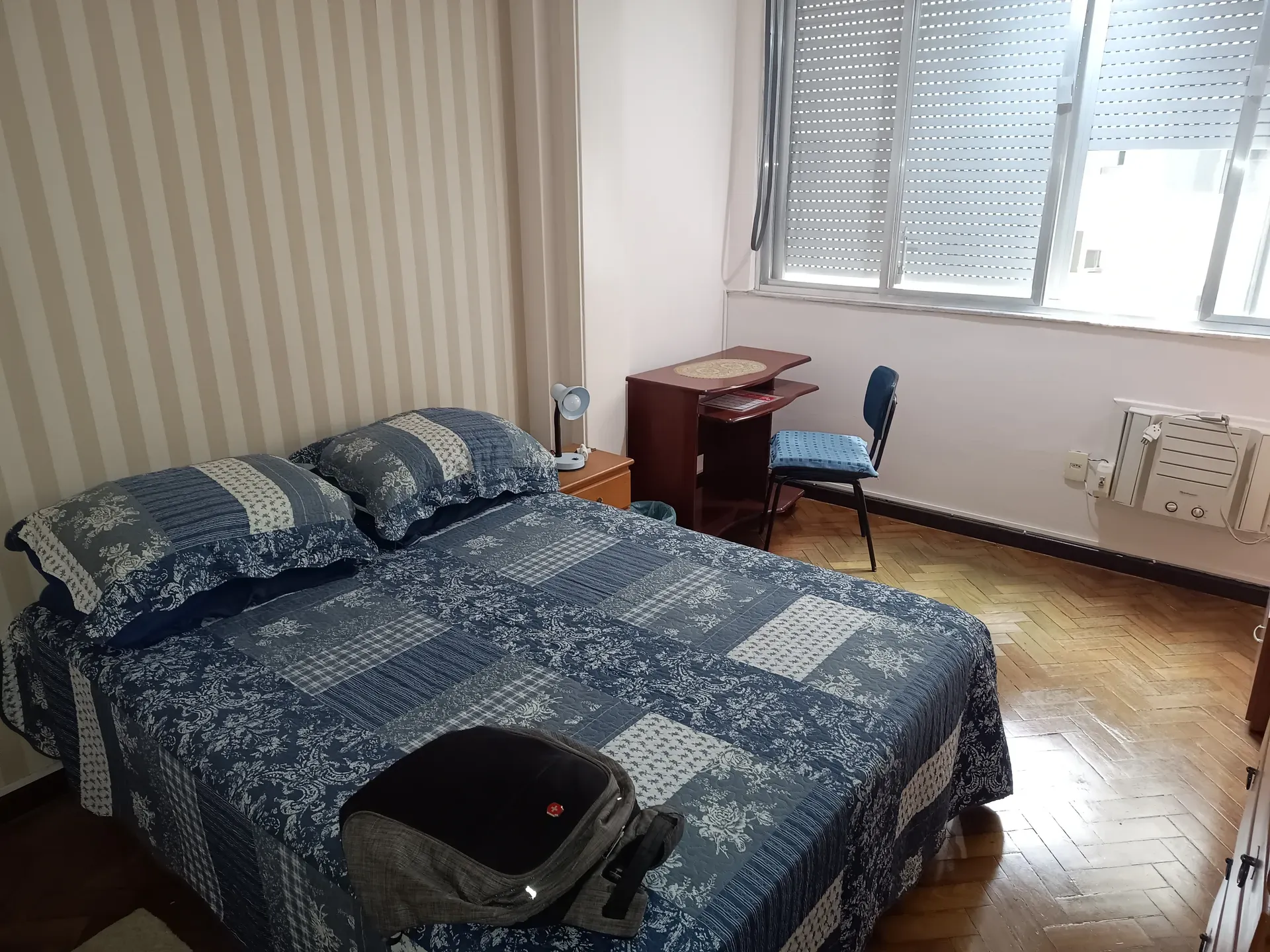 Balcony with a grill in a one-bedroom apartment, 30 m² — photo 3