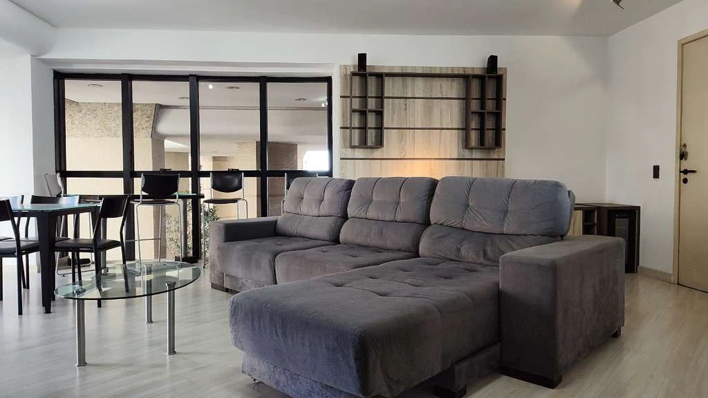 3-bedroom apartment with suite and 191 m² on the 11th floor
