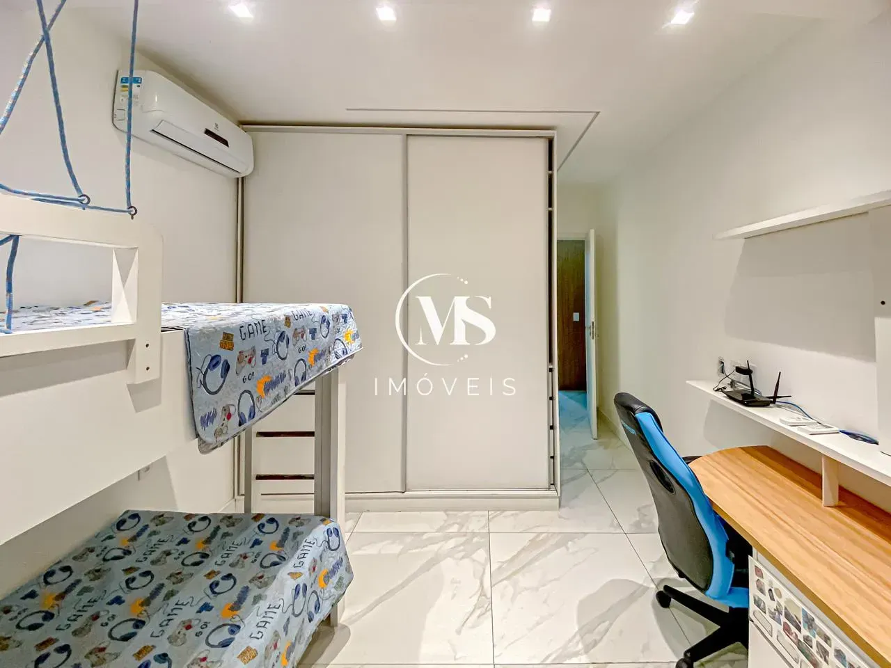 Ванна та 3 спальні: квартира 250 м² — photo 28