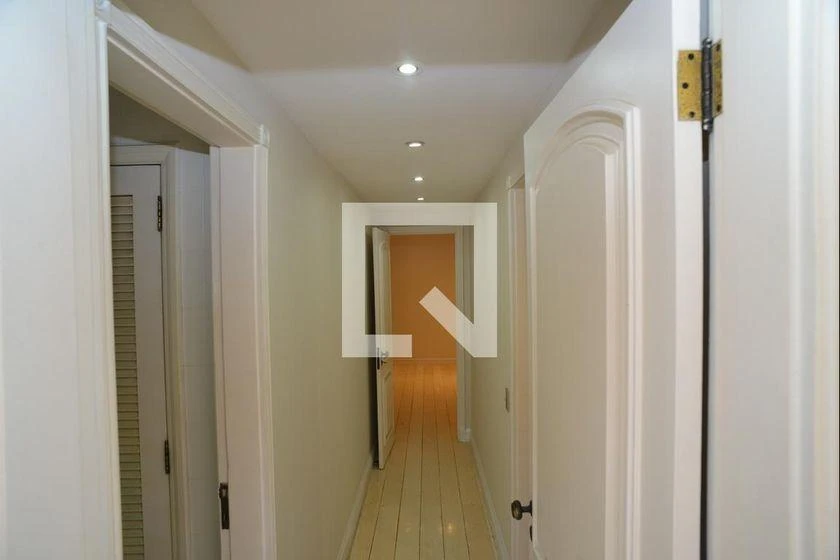 Apartamento para aluguel com 3 quartos e varanda de vidro — photo 34