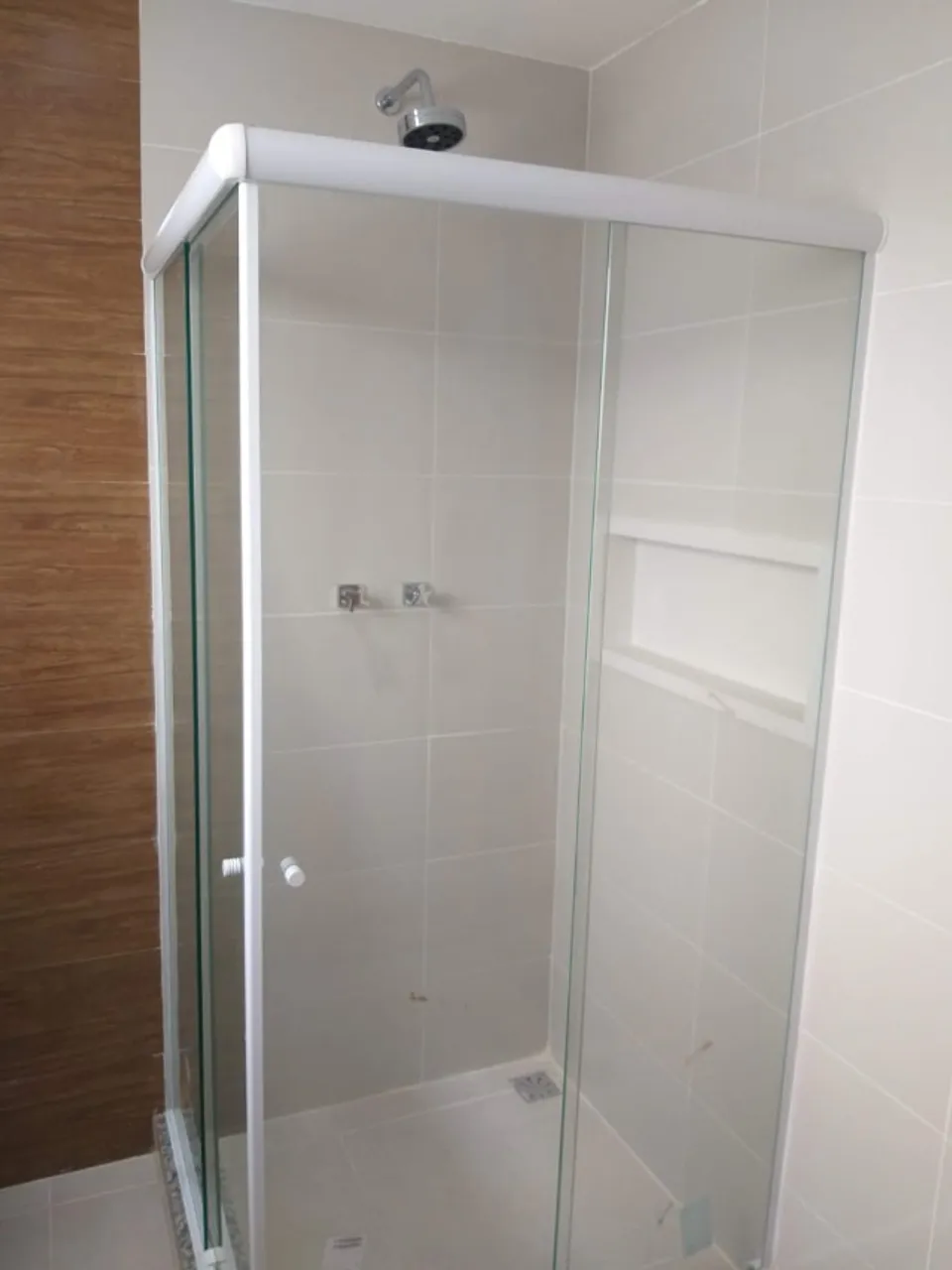 Casa com 5 quartos e 5 banheiros, cozinha com fogão a gás — photo 20