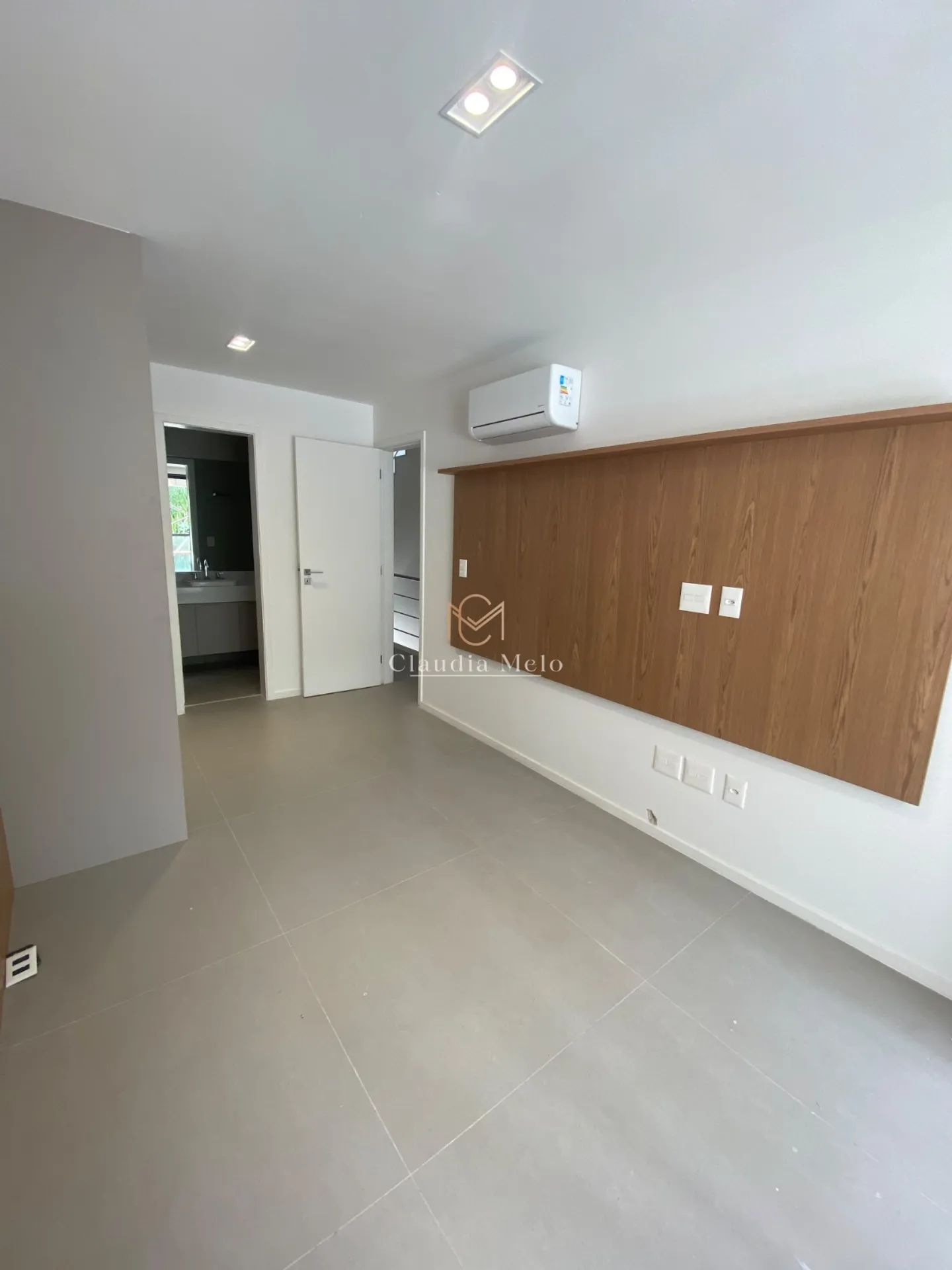 360 m² house with 3 en-suite bedrooms and private garden — photo 8