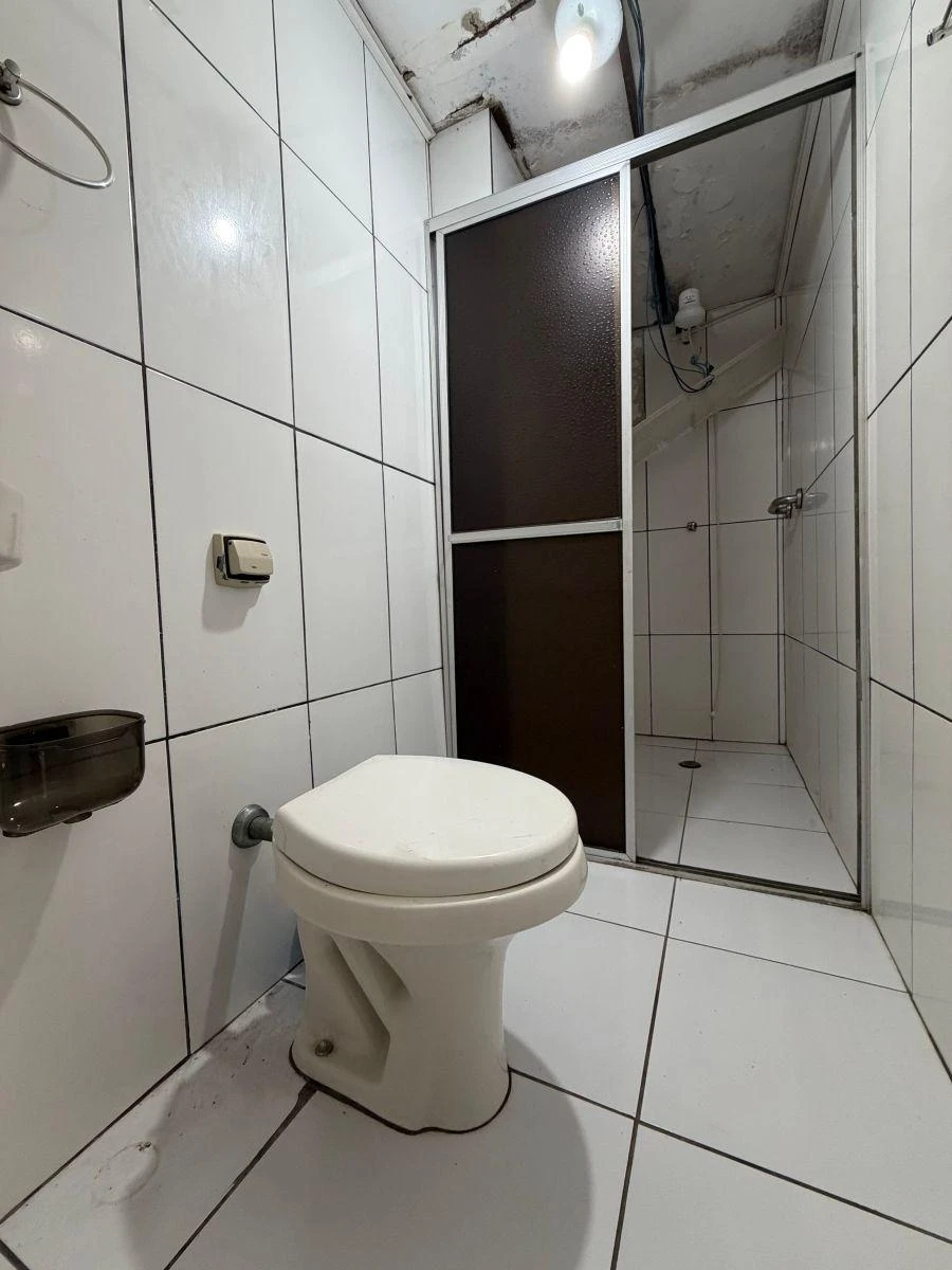 3-bedroom apartment with wood or laminate floors in Curitiba — photo 11