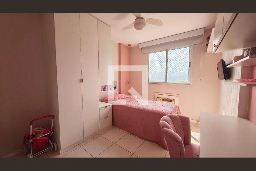 3-bedroom apartment in a building with a gym — photo 11