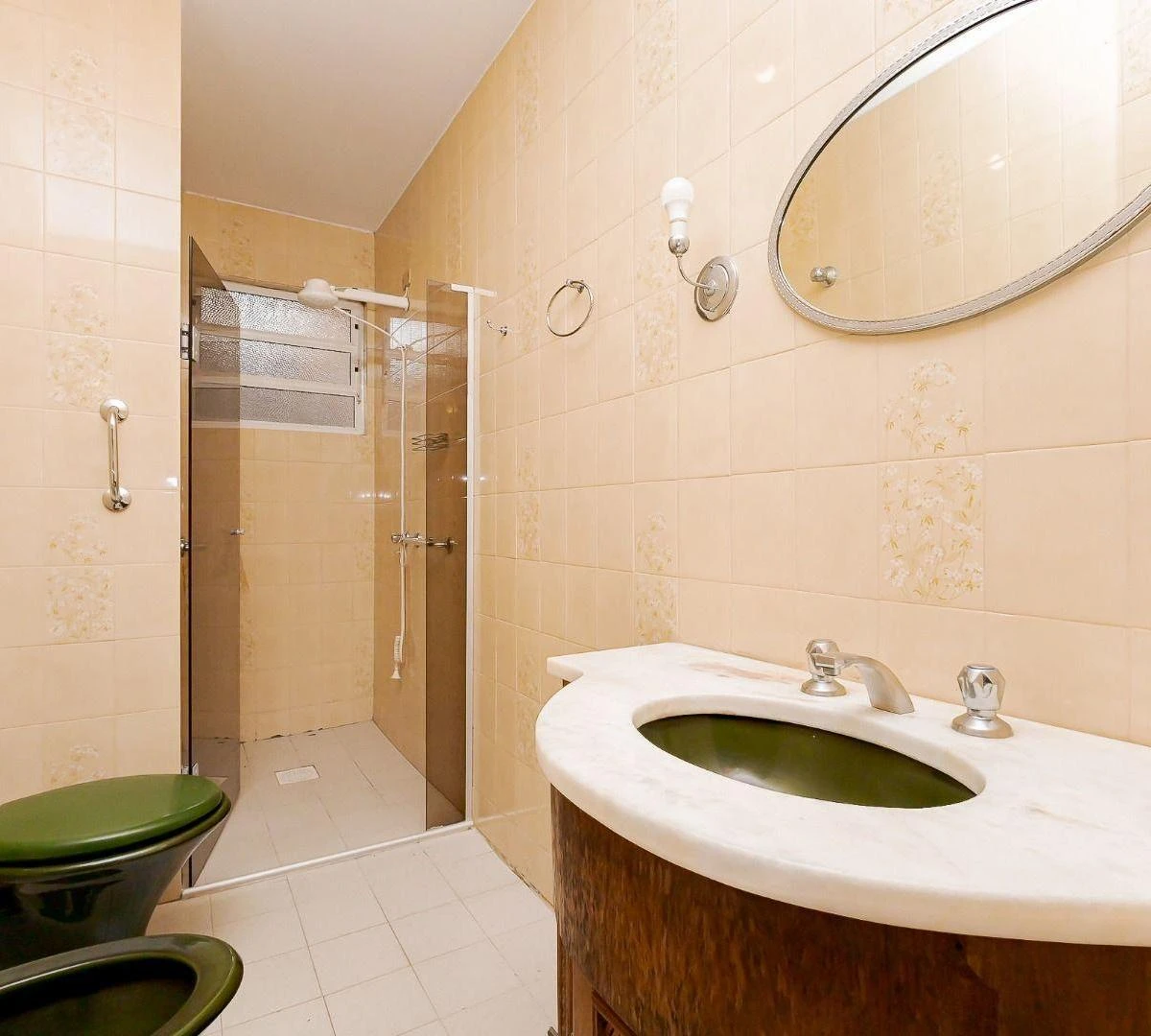 House with 4 bedrooms and 5 parking spaces — photo 7