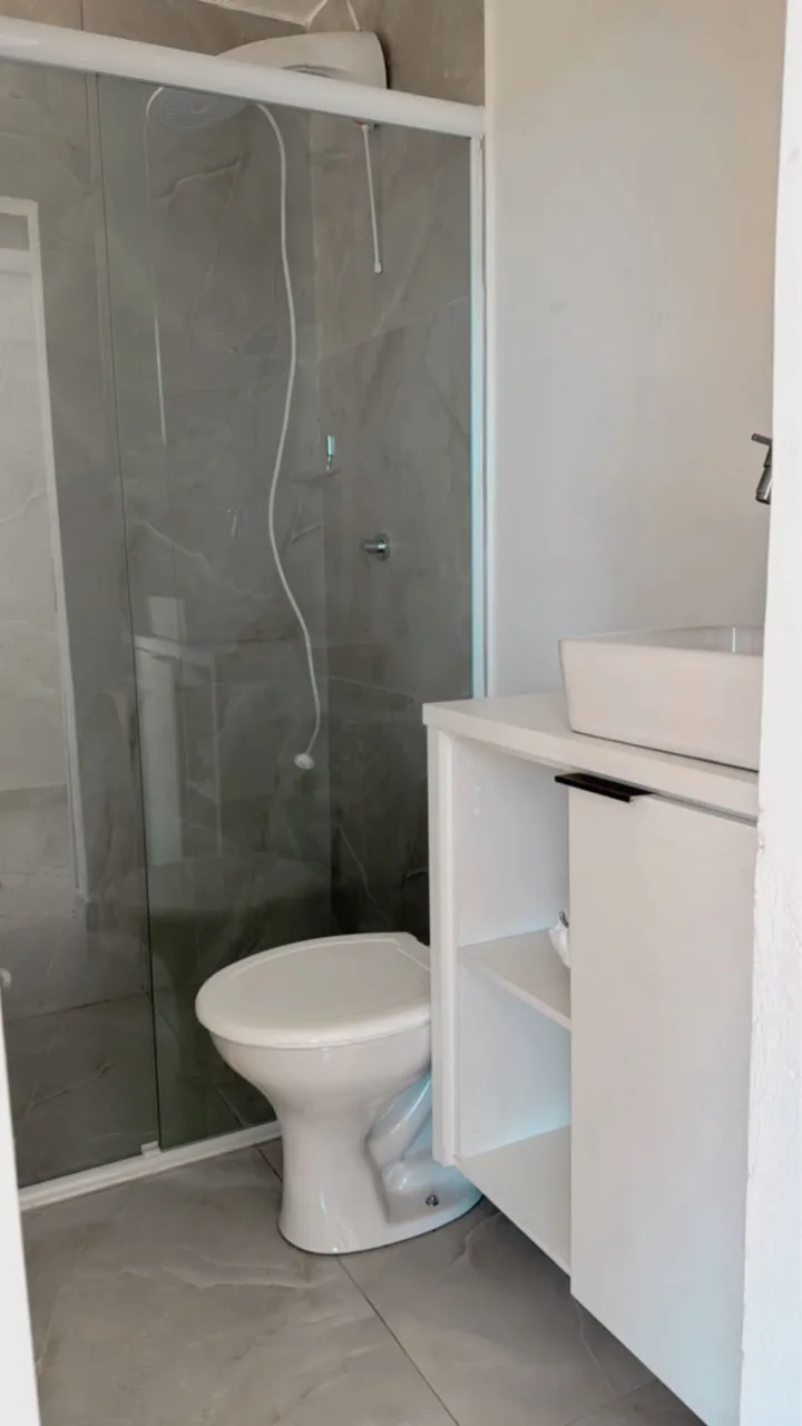 Unfurnished studio with no parking and glass shower — photo 4