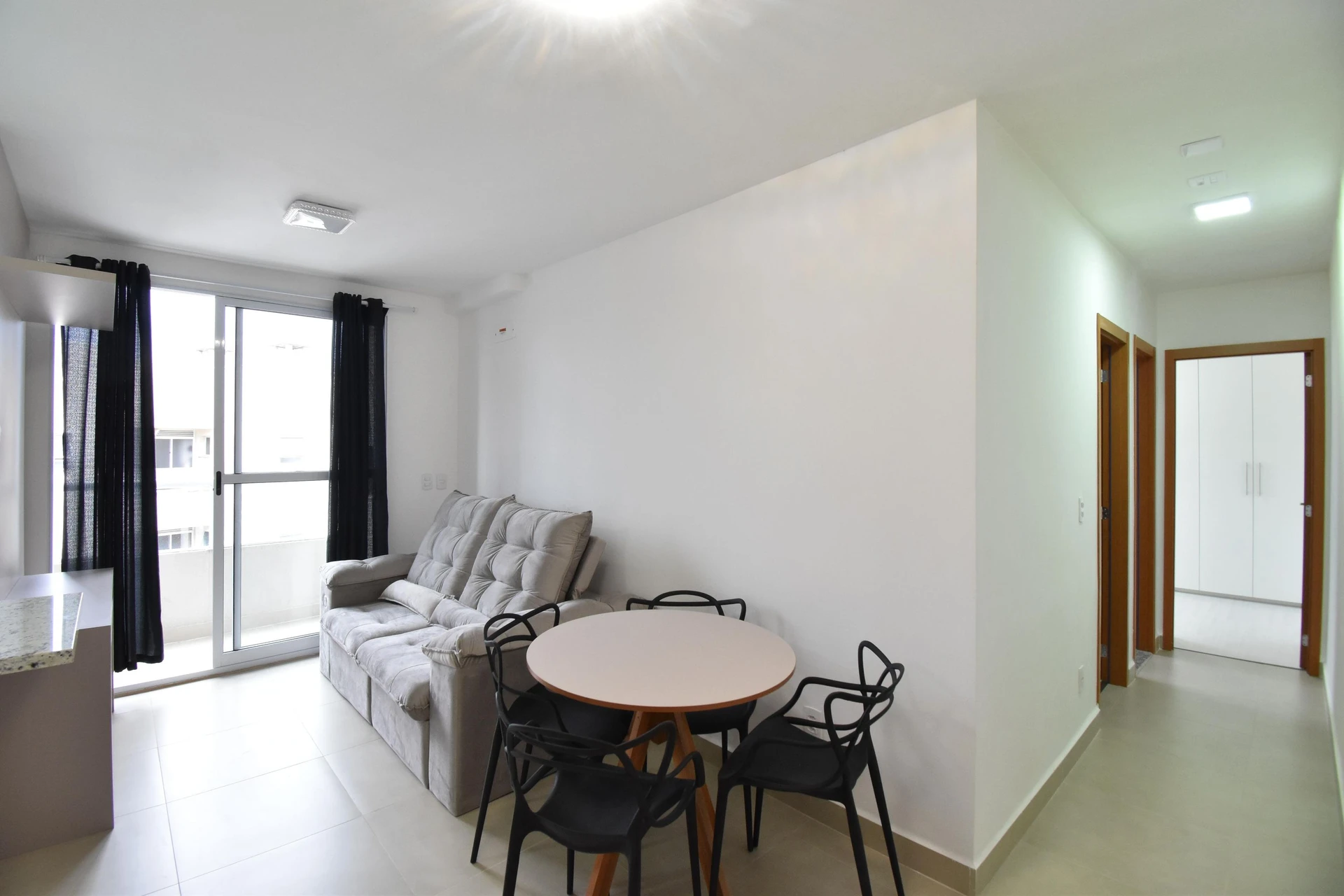 2-bedroom apartment with a home office in Curitiba — photo 7
