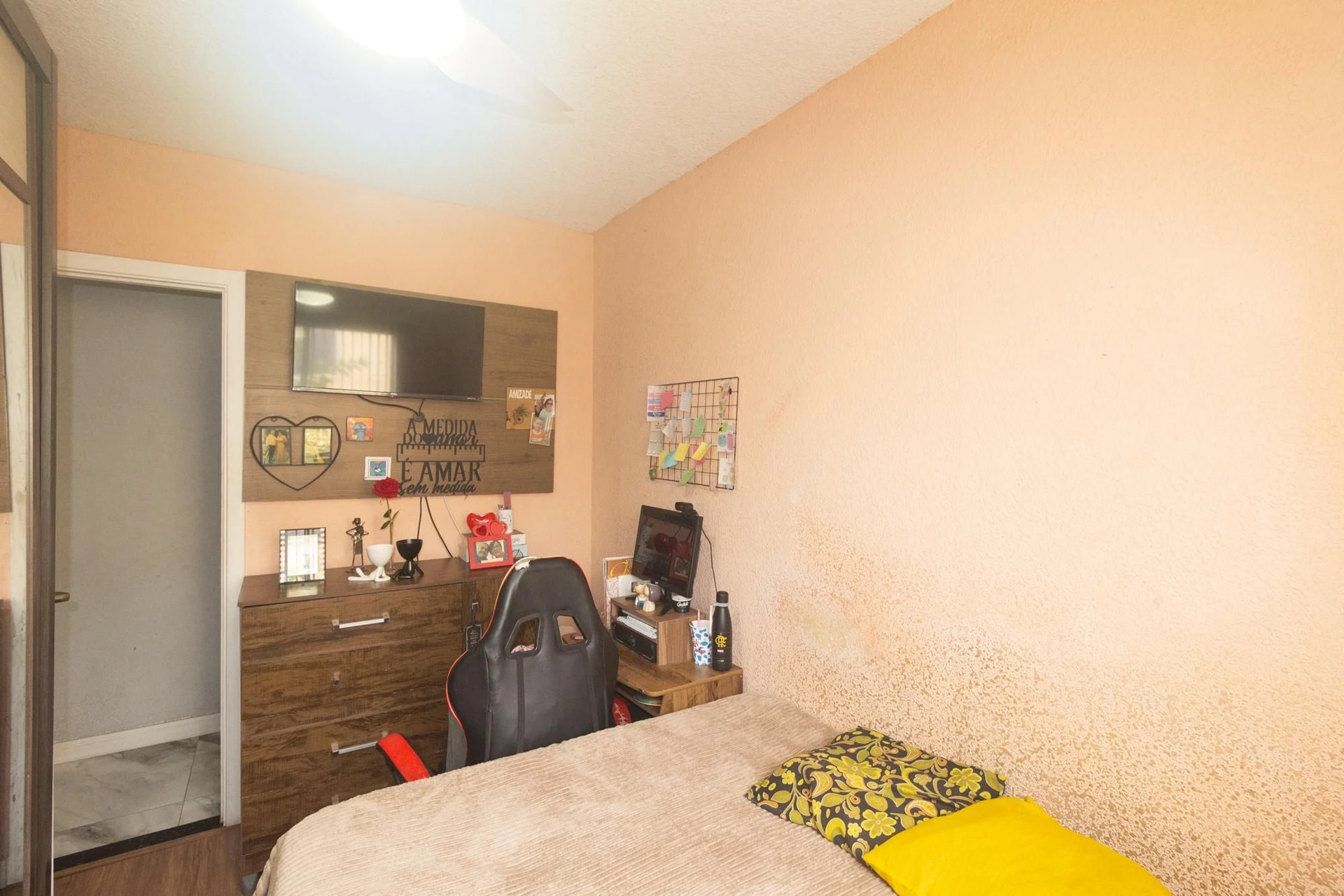 Furnished 2-bedroom apartment with 1 bathroom and parking — photo 23