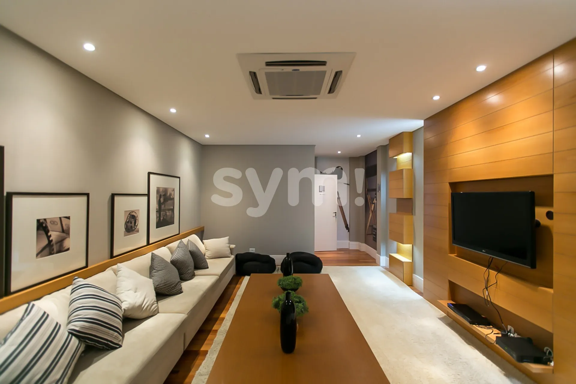256 m² apartment with 3 en-suite bedrooms and enclosed balcony — photo 33