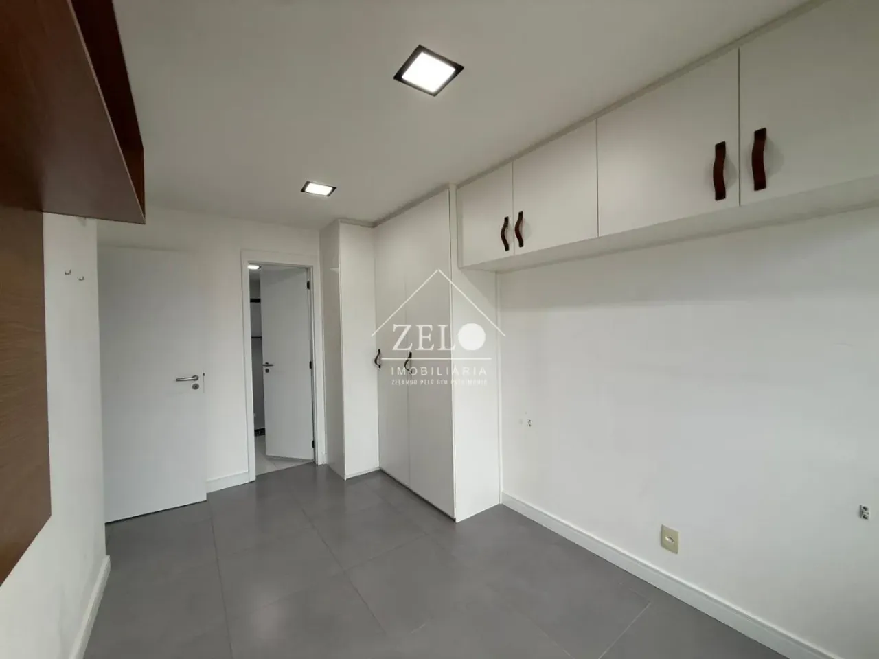 2-bedroom apartment with open-plan gas kitchen — photo 12