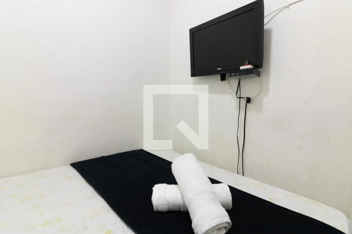 Furnished 2-bedroom apartment with 1 bathroom no parking — photo 4