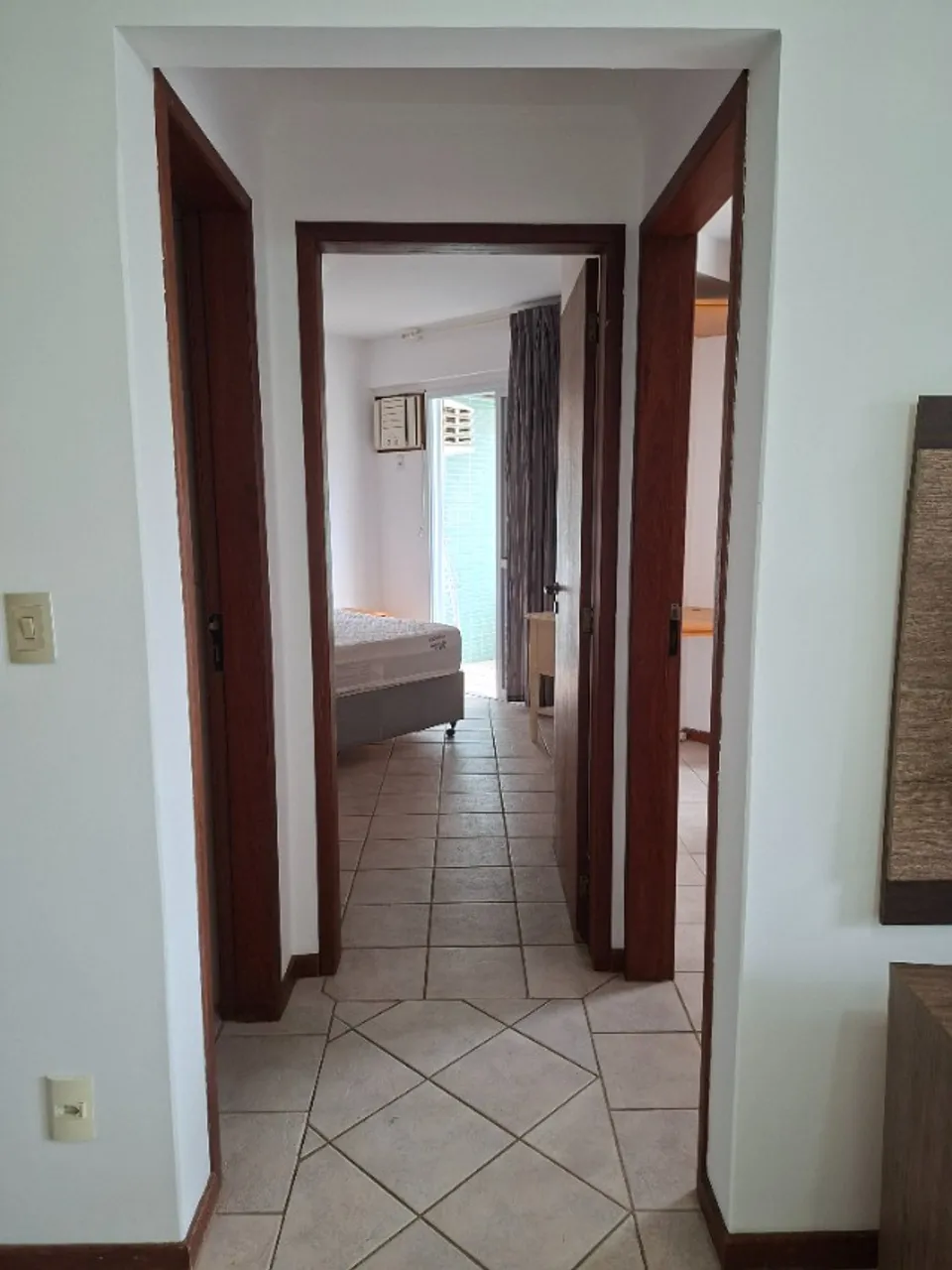 Furnished 2-bedroom apartment with open-plan kitchen — photo 19