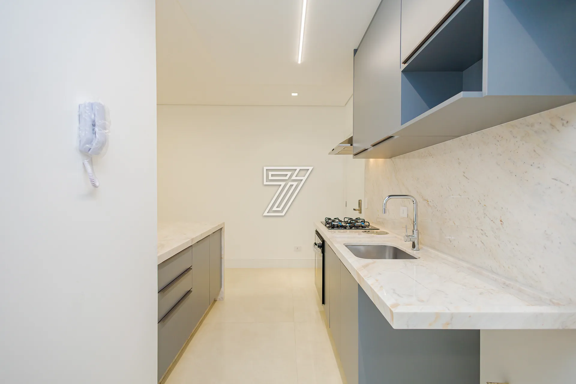 2-bedroom apartment with suite, open kitchen and 2 parking — photo 4